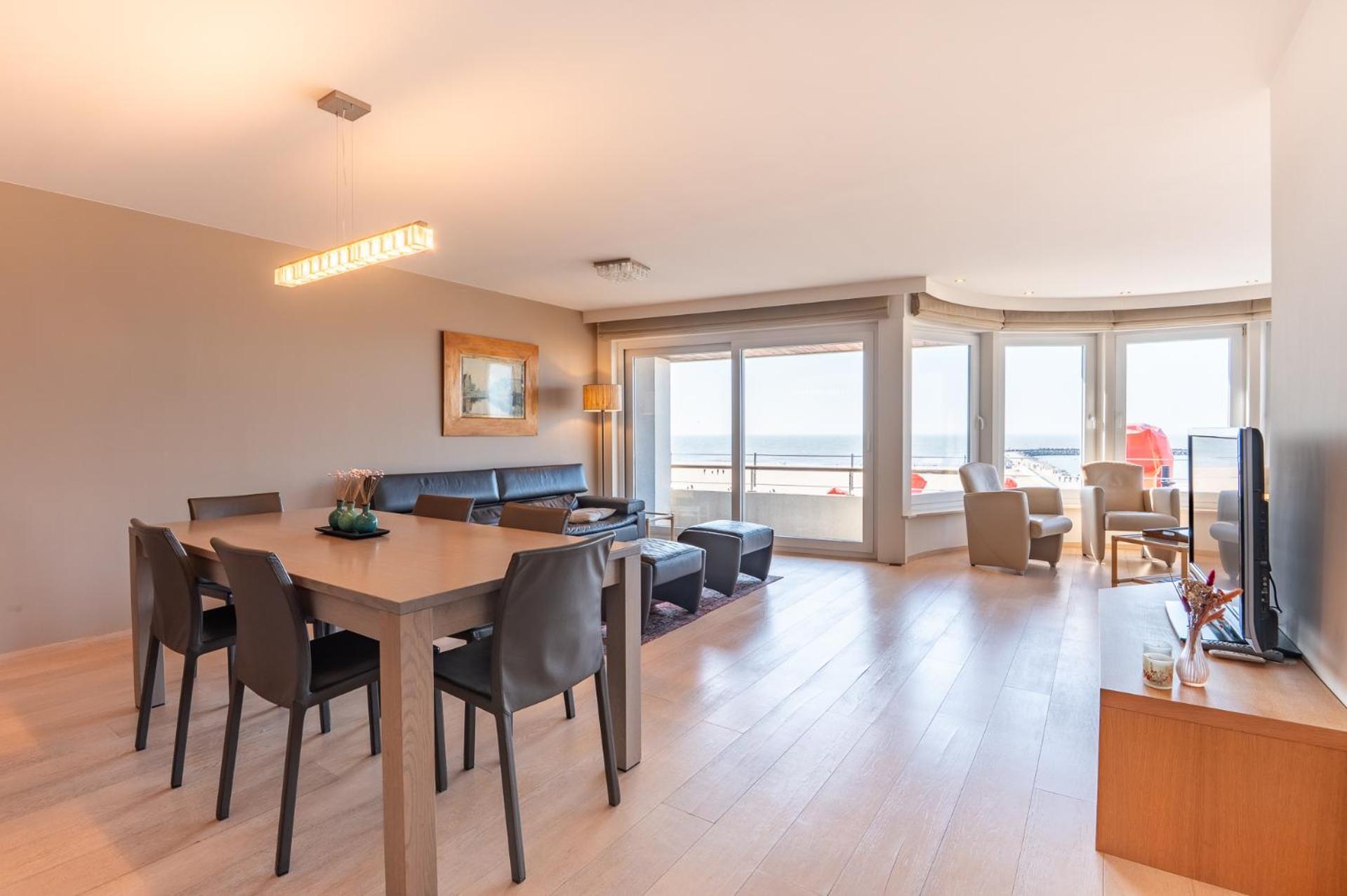 Wonderful 3br With Sublime Seaviews Appartement Oostende